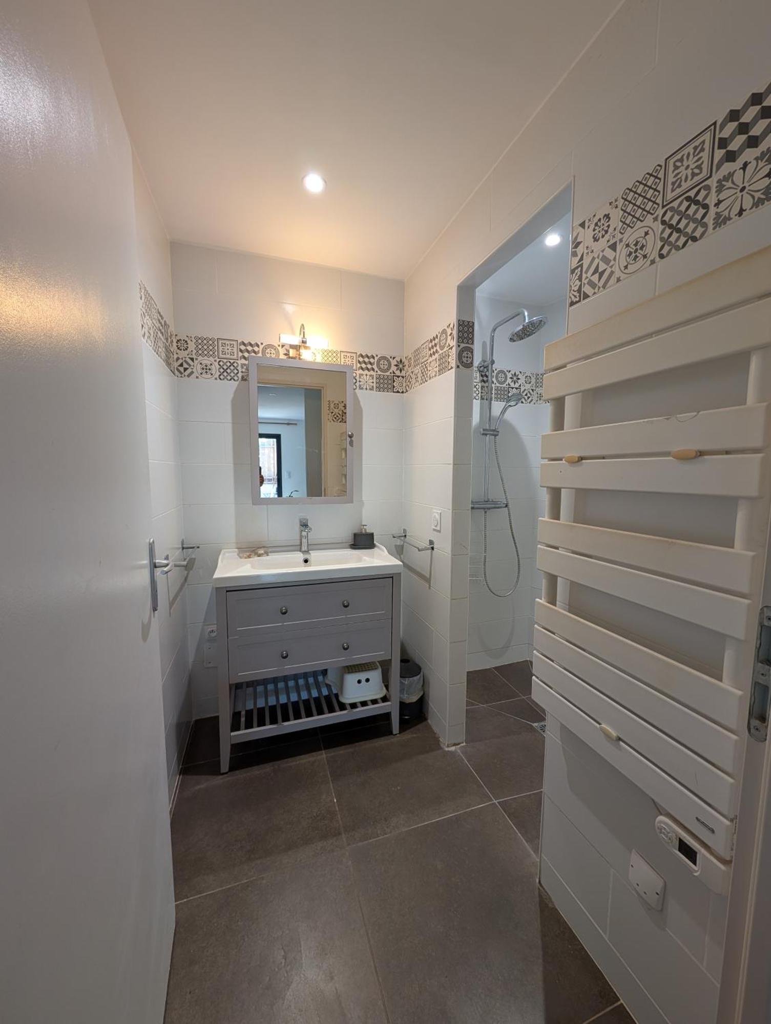 Les Maisons De Pecheur Avec Jacuzzi Holiday home Sete